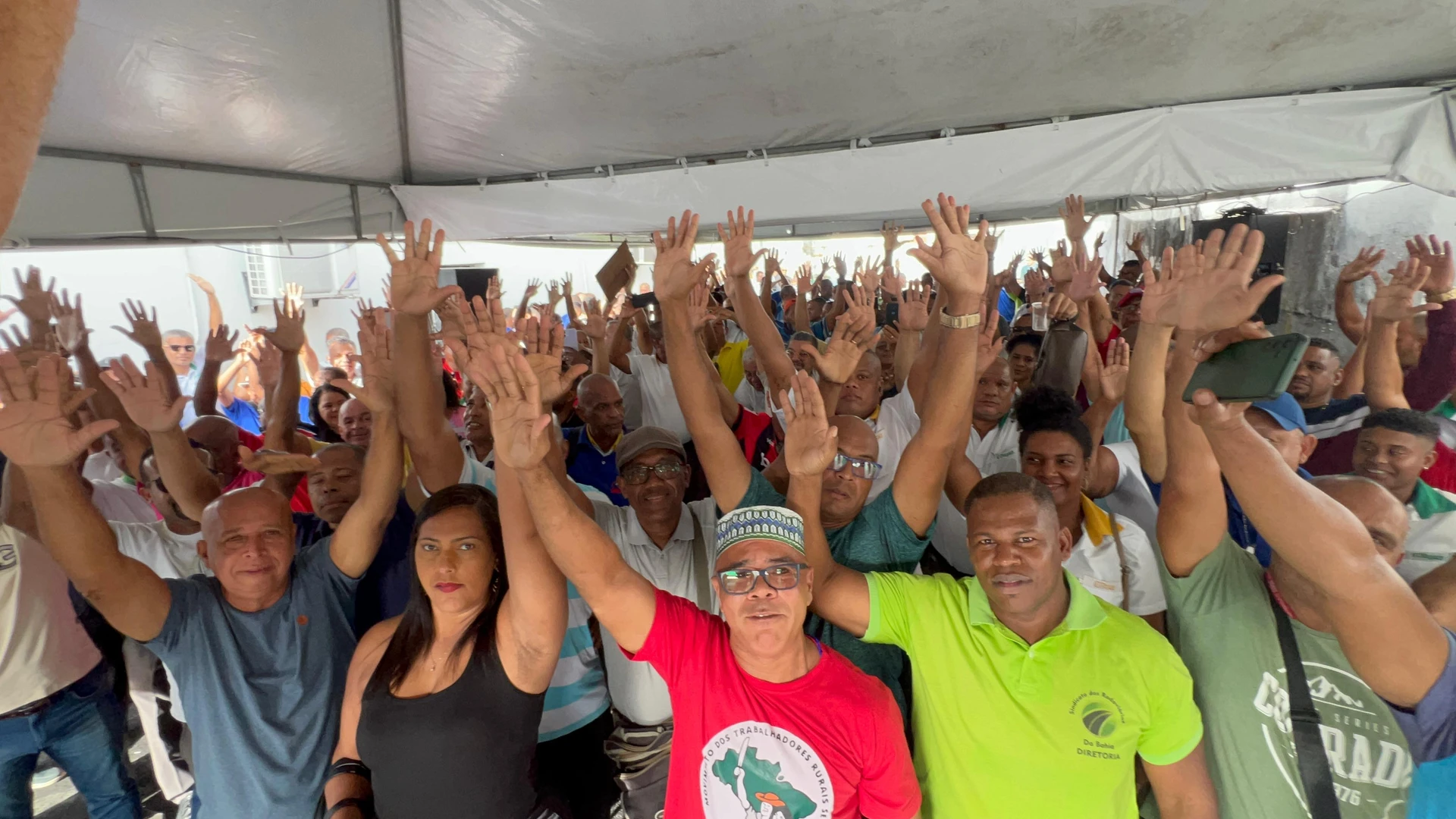 Imagem - Rodoviários confirmam suspensão da greve em assembleia