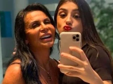Imagem - Bia Miranda muda o visual e fãs veem semelhança com Gretchen: 'Noiva cadáver'