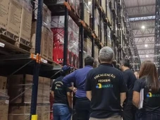 Imagem - Anatel apreende cerca de 56 mil produtos eletrônicos irregulares em fábrica de Camaçari
