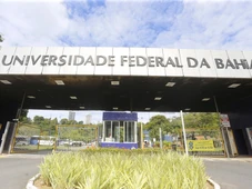 Imagem - Homem é investigado e passa a ser monitorado 24h por suspeita de filmar pessoas no banheiro da Ufba