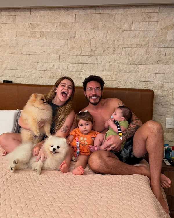 Eliezer, Viih Tube e filhos por Reprodução/Instagram