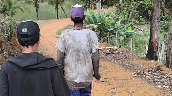 Fazenda está localizada na zona rural do município de Guaratinga