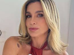 Flávia Alessandra por Reprodução