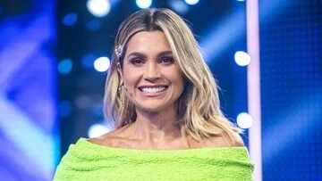 Flávia Alessandra por Reprodução