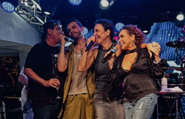 Ivete Sangalo reuniu amigos famosos em festa de aniversário no Rio Vermelho