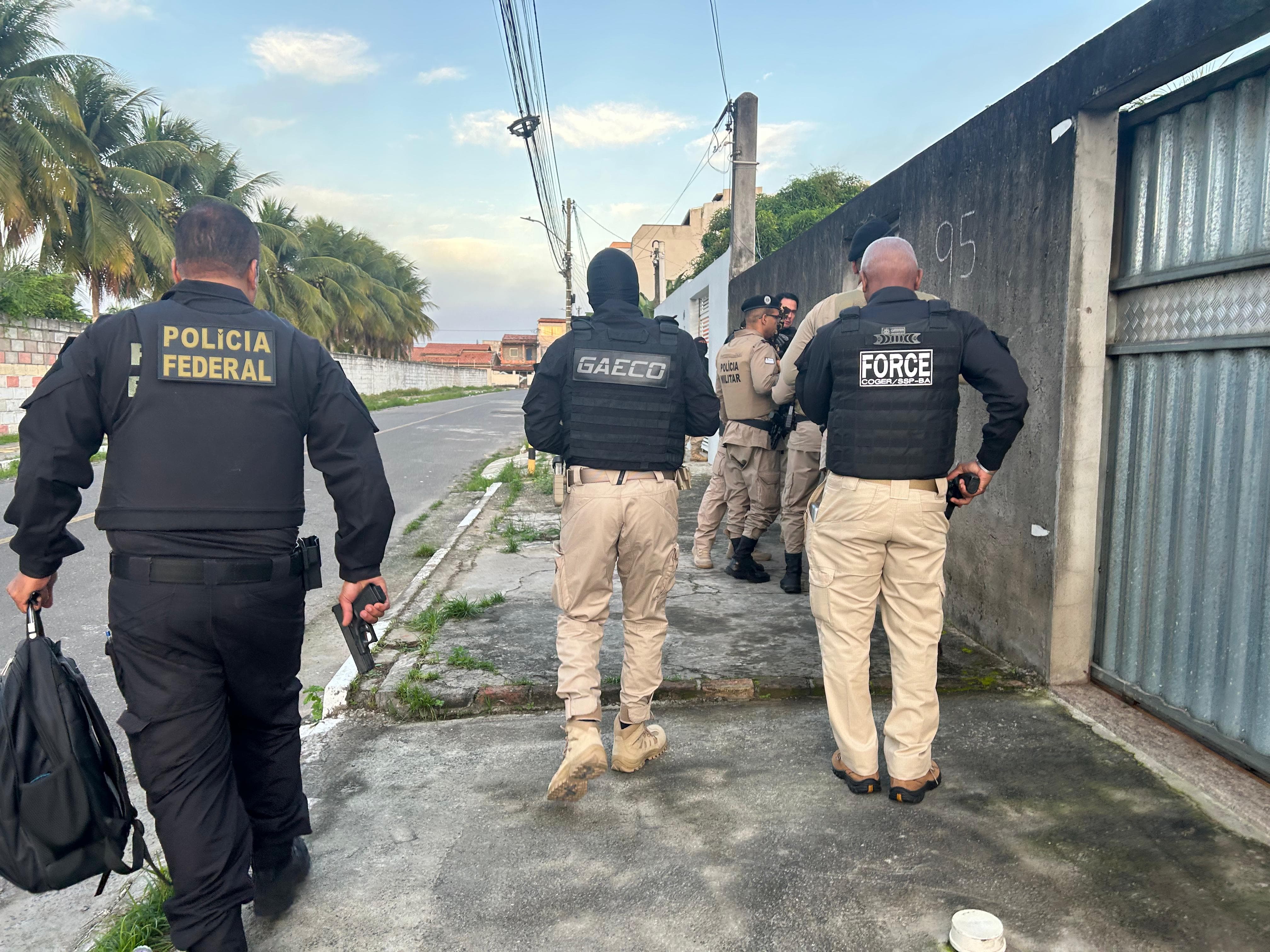 Operação contra PMs na Bahia por Divulgação / SSP, PF
