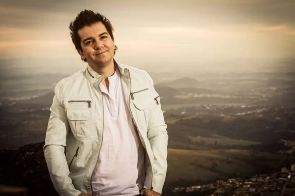 Régis Danese por Reprodução