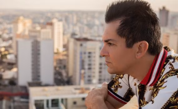 Régis Danese por Reprodução