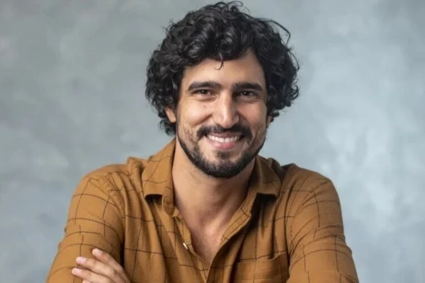 Renato Góes por Reprodução
