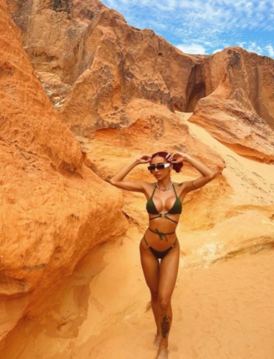 Ruivinha de Marte ganha 15kg e mostra antes e depois: 'Eu calei a boca de muita gente' por Reprodução/Redes Sociais