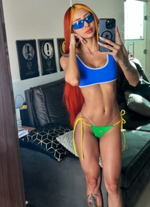 Ruivinha de Marte ganha 15kg e mostra antes e depois: 'Eu calei a boca de muita gente'  por Reprodução/Redes Sociais 