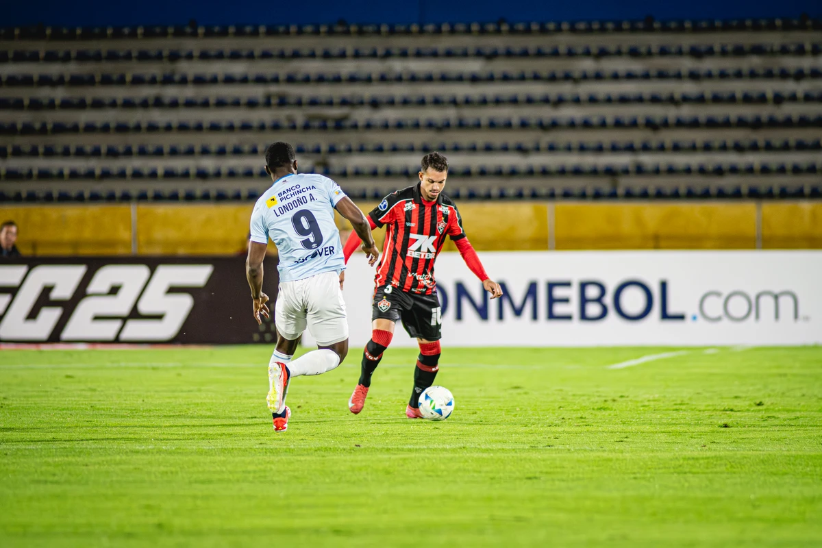 Zé Marcos em Universidad Católica x Vitória, pela Copa Sul-Americana