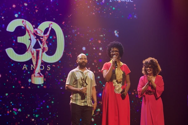 Ângela Daltro, idealizadora da performance premiada Noiva por Iracema Checker/ Divulgação