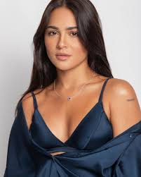 Giullia Buscacio por Reprodução
