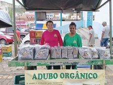 Imagem - Resto de comida rende até R$ 3 mil para catadores de cidade baiana