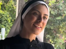 Imagem - VÍDEO: Freira que já foi miss impressiona pela beleza
