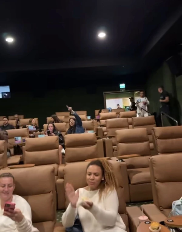 Aniversário foi em sala de cinema, fechada para a festa por Reprodução