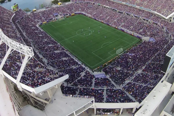 Camping World Stadium – Orlando, FL por Reprodução