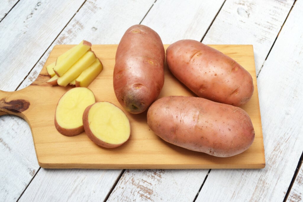 O potássio presente na batata favorece a circulação sanguínea, ajudando a prevenir doenças cardiovasculares  (Imagem: Leka Talamoni | Shutterstock)