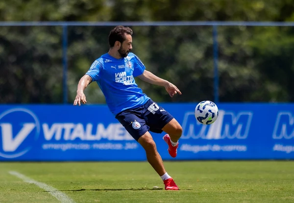 Everton Ribeiro é o maestro do meio-campo tricolor