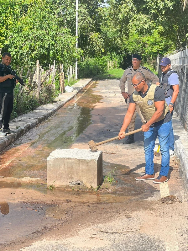 Policiais retiram barreira posta por facção em Mata de São João por 53ª CIMP