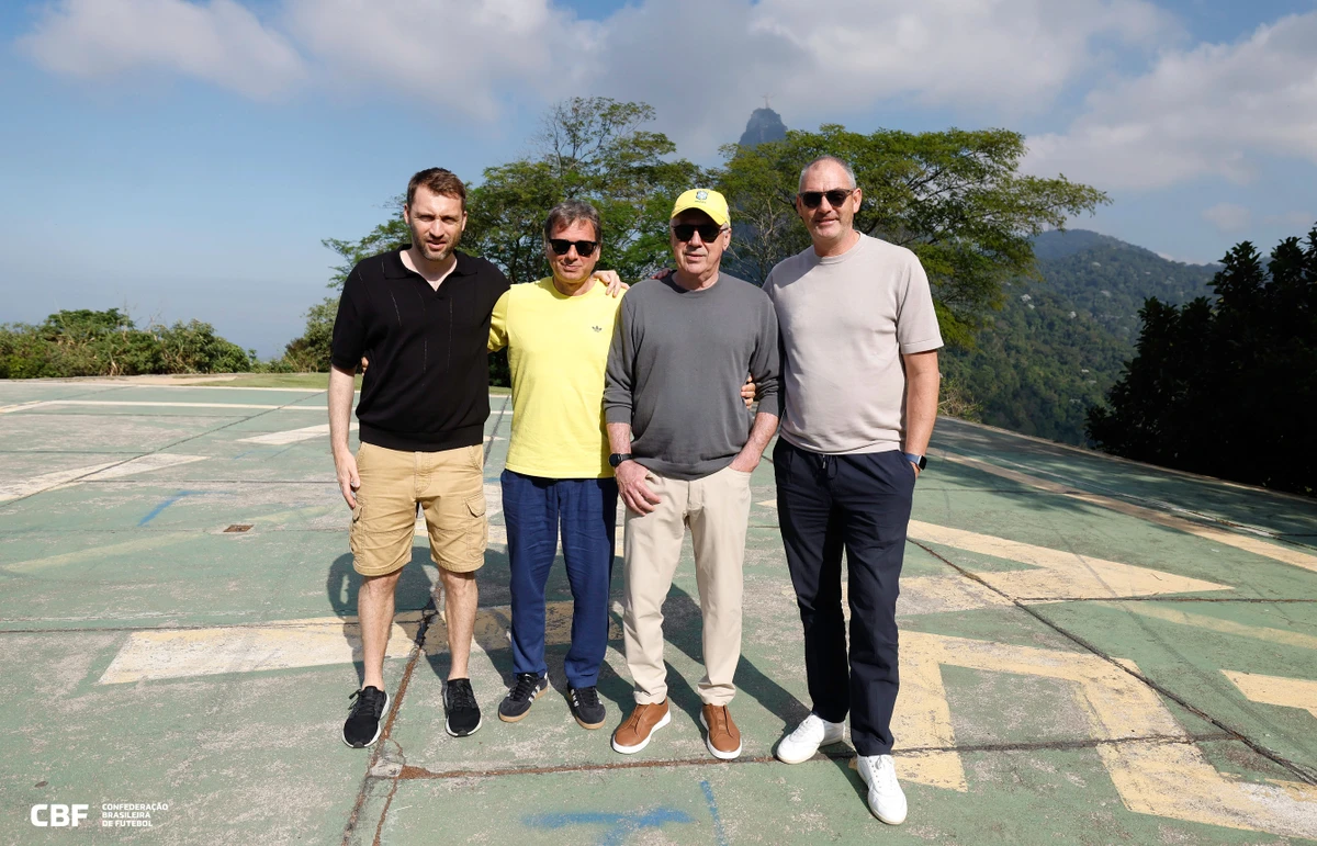 Ancelotti visita Cristo Redentor pela primeira vez por Rafael Ribeiro/CBF