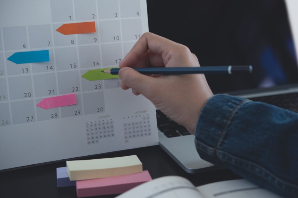 Decidir uma data para parar de fumar é importante para se preparar psicologicamente (Imagem: TippaPatt | Shutterstock) 