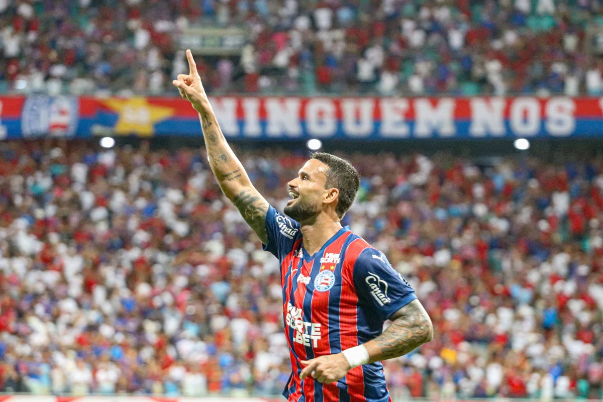 Willian José fez os dois gols do tricolor na partida