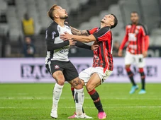Imagem - Vitória segura Corinthians em São Paulo, empata e sai do Z-4