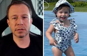 Filha de Tiego Leifert, Lua tem retinoblastoma por Reprodução