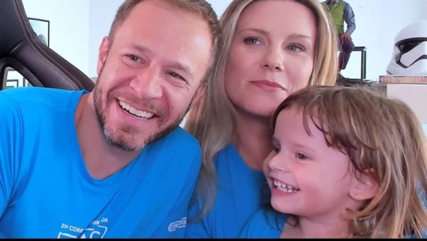 Filha de Tiego Leifert, Lua tem retinoblastoma por Reprodução