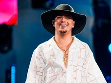 Imagem - Leitura labial revela o que Natanzinho Lima disse ao ser 'expulso' do palco por estar bêbado