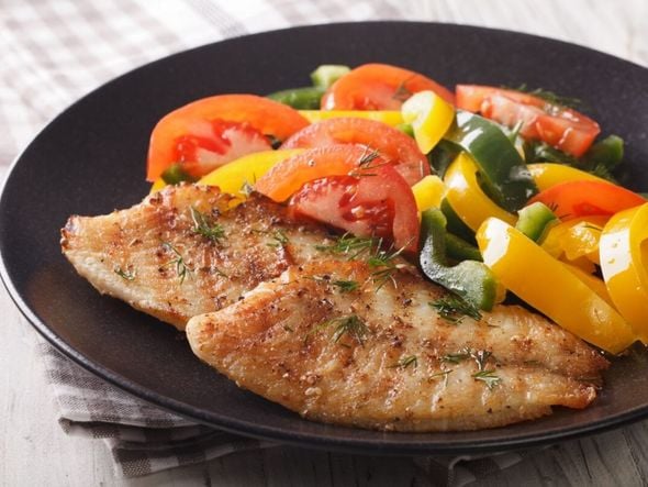 Imagem - Quer comer tilápia no almoço? Confira 5 receitas leves e saudáveis