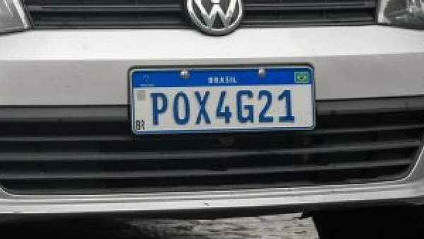A placa azul é rara no Brasil e tem um significado especial (Foto: Romário Pinheiro/Detran)