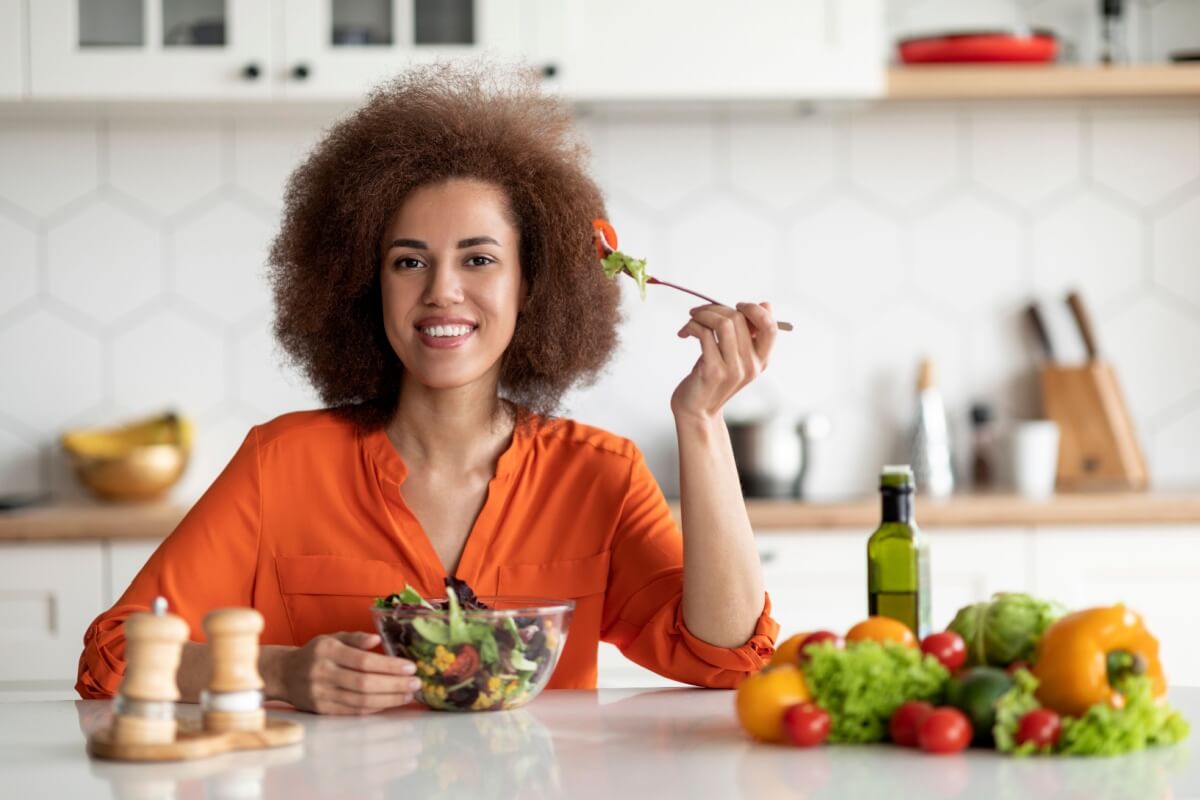 10 alimentos aliados da saúde feminina após os 40 anos