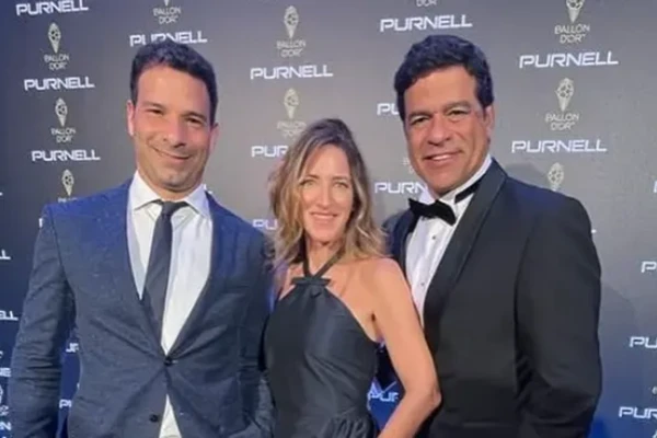 Gustavo Vieira e tio Raí em premiação da Bola de Ouro