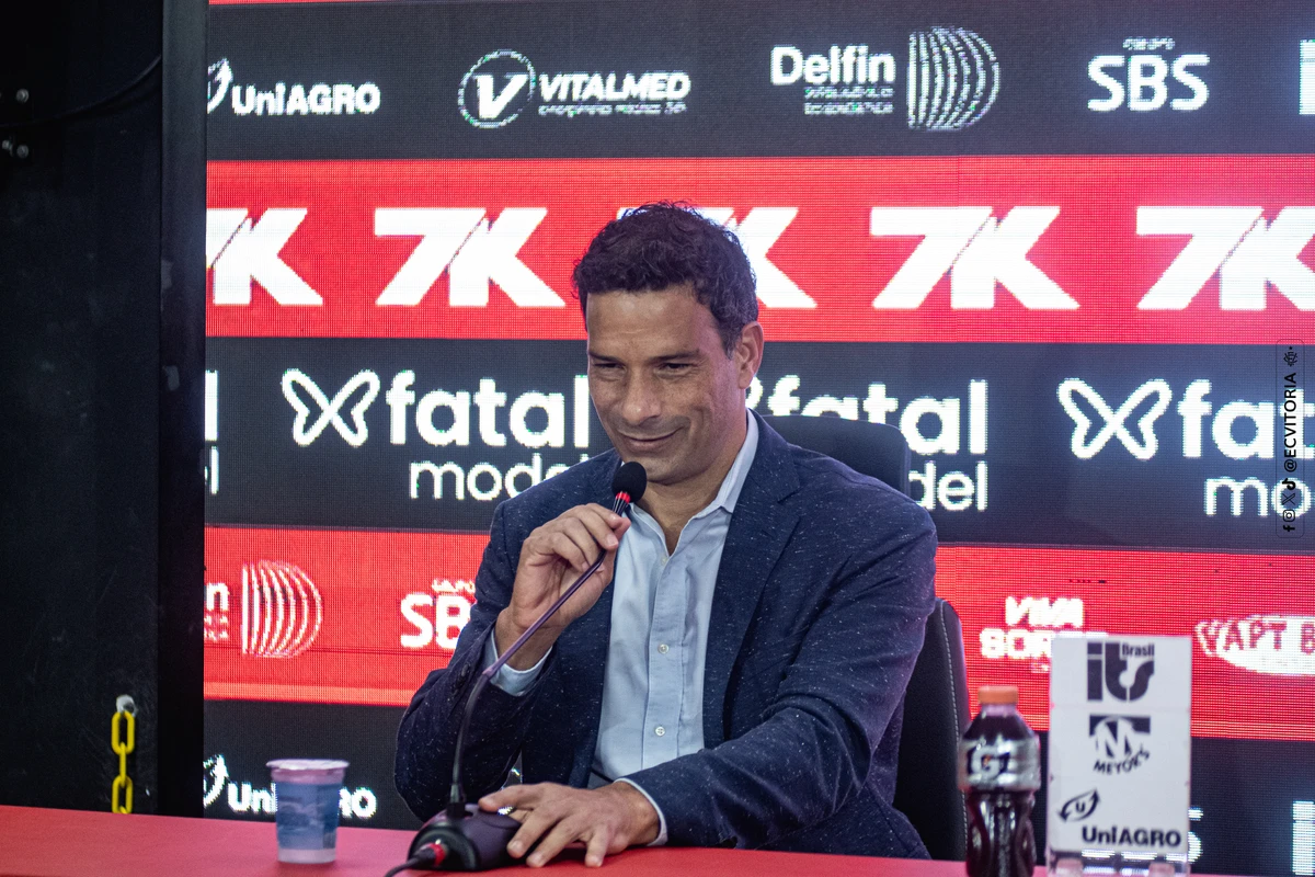 Gustavo Vieira foi apresentado como novo executivo de futebol do Vitória