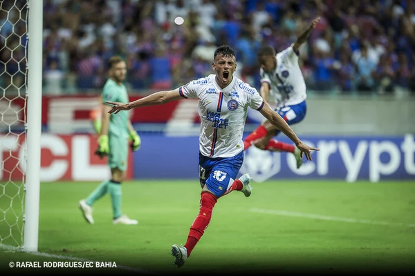 Lucho tem atuado como centroavante no Bahia por Rafael Rodrigues/E.C. Bahia