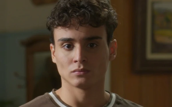 Pedro Goifman é Gustavo/Guto em 'Garota do Momento' por Reprodução/TV Globo  