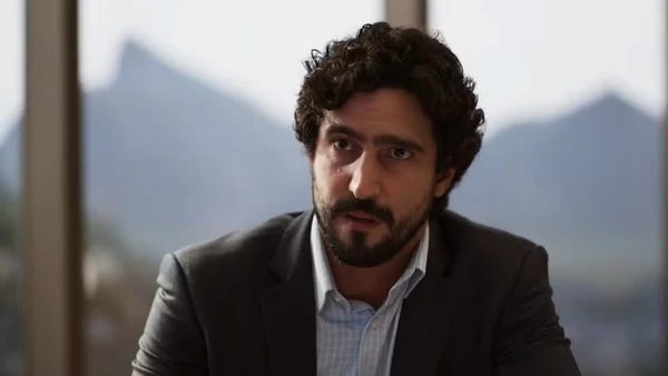 Veja as cenas da novela "Vale Tudo" por Reprodução/TV Globo