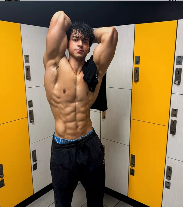 Victor Alexandre por Reprodução