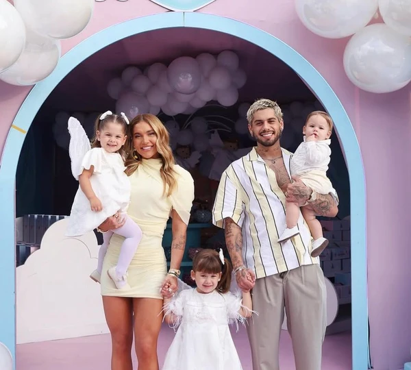 Virgnia, Zé Felipe e filhos
