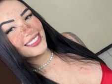 Imagem - Influenciadora é agredida com garrafadas e quase teve dedos decepados em show