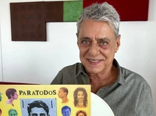 Imagem - Chico Buarque faz cirurgia neurológica para aliviar pressão no crânio