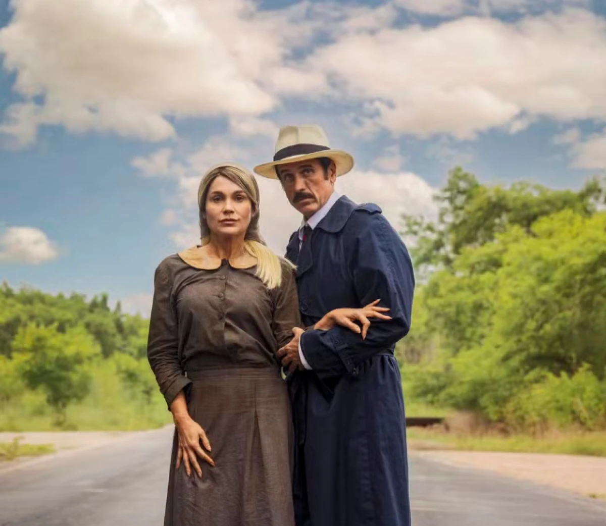 Flavia Alessandra e Eriberto Leão como Sandra e Ernesto em "Êta Mundo Melhor'  por Divulgação/TV Globo 