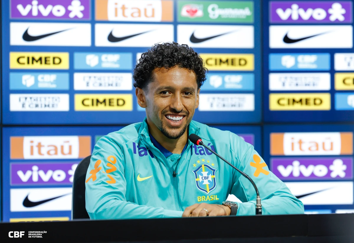 Marquinhos em entrevist coletiva 