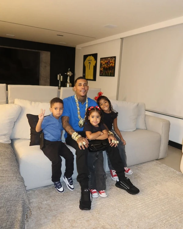 Poze do Rodo e família por Reprodução/Instagram
