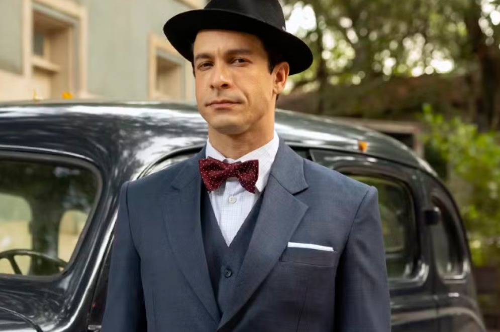 Rainer Candete como Celso em "Êta Mundo Melhor' por Divulgação/TV Globo 