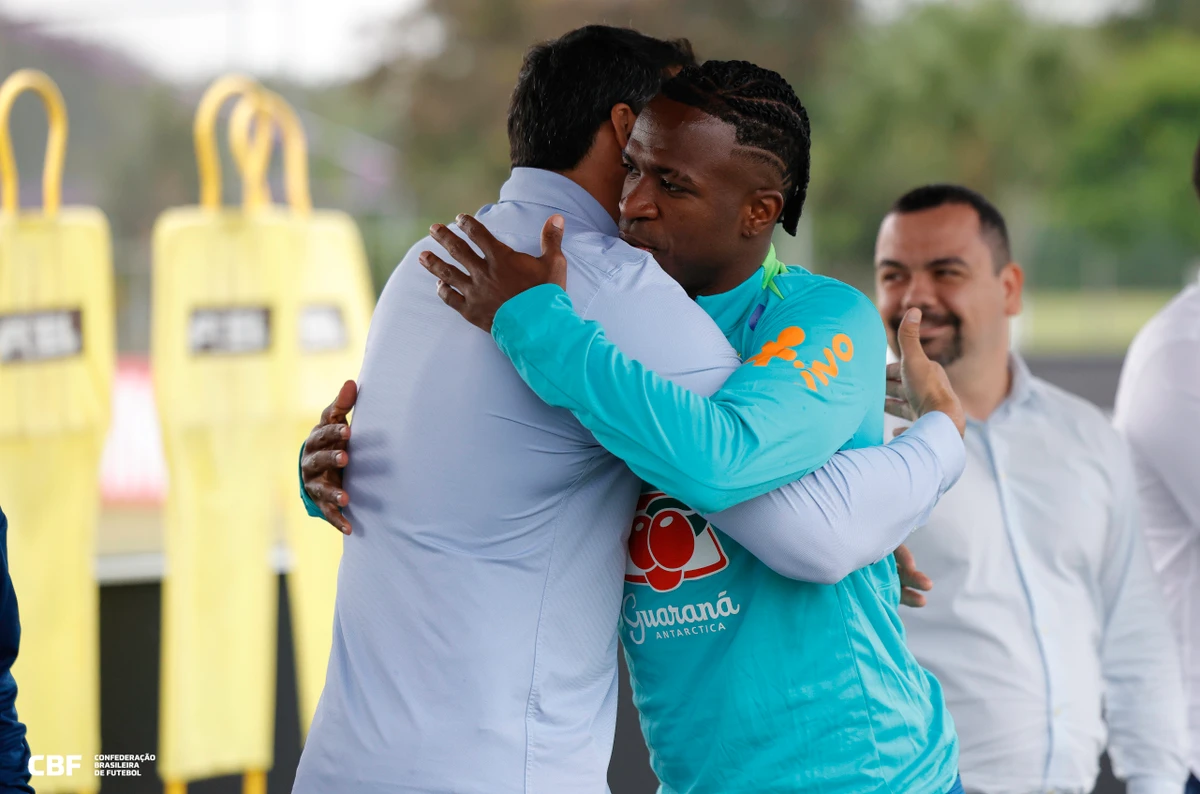 Samir Xaud visitou o primeiro treino da Seleção sob o comando de Ancelotti por Rafael Ribeiro/ CBF
