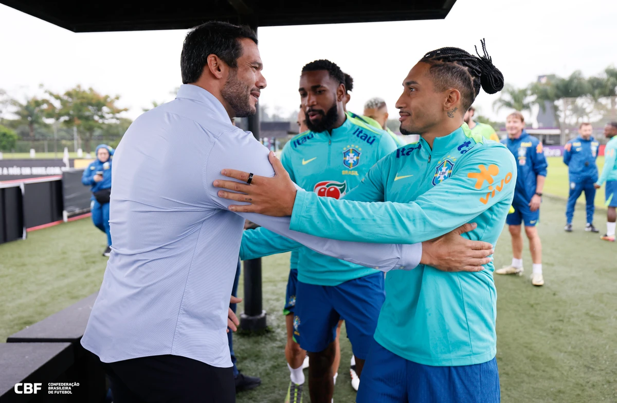 Samir Xaud visitou o primeiro treino da Seleção sob o comando de Ancelotti por Rafael Ribeiro/ CBF